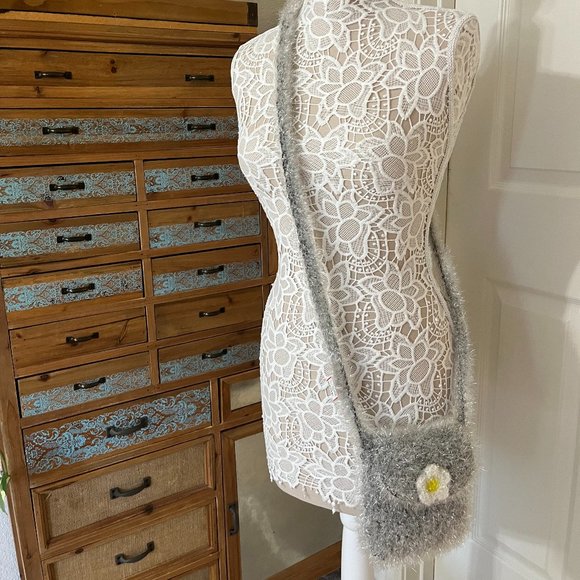 Sparkle & Shag Mini Glittery Silver Crossbody Bag - NWOT - Unique - Picture 4 of 9